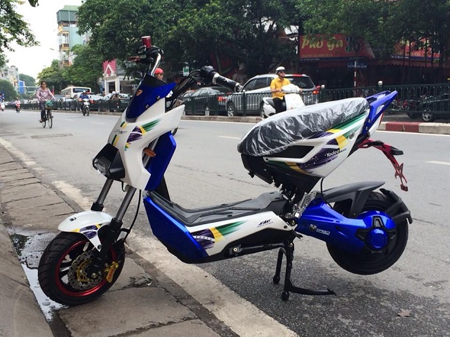 xe máy điện Xmen Yadea sport xanh dương
